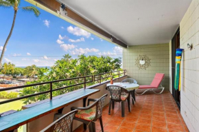 Hawaiian-Style Oceanview Across the Street from Historic Magic Sands Beach Park - White Sands Village 202